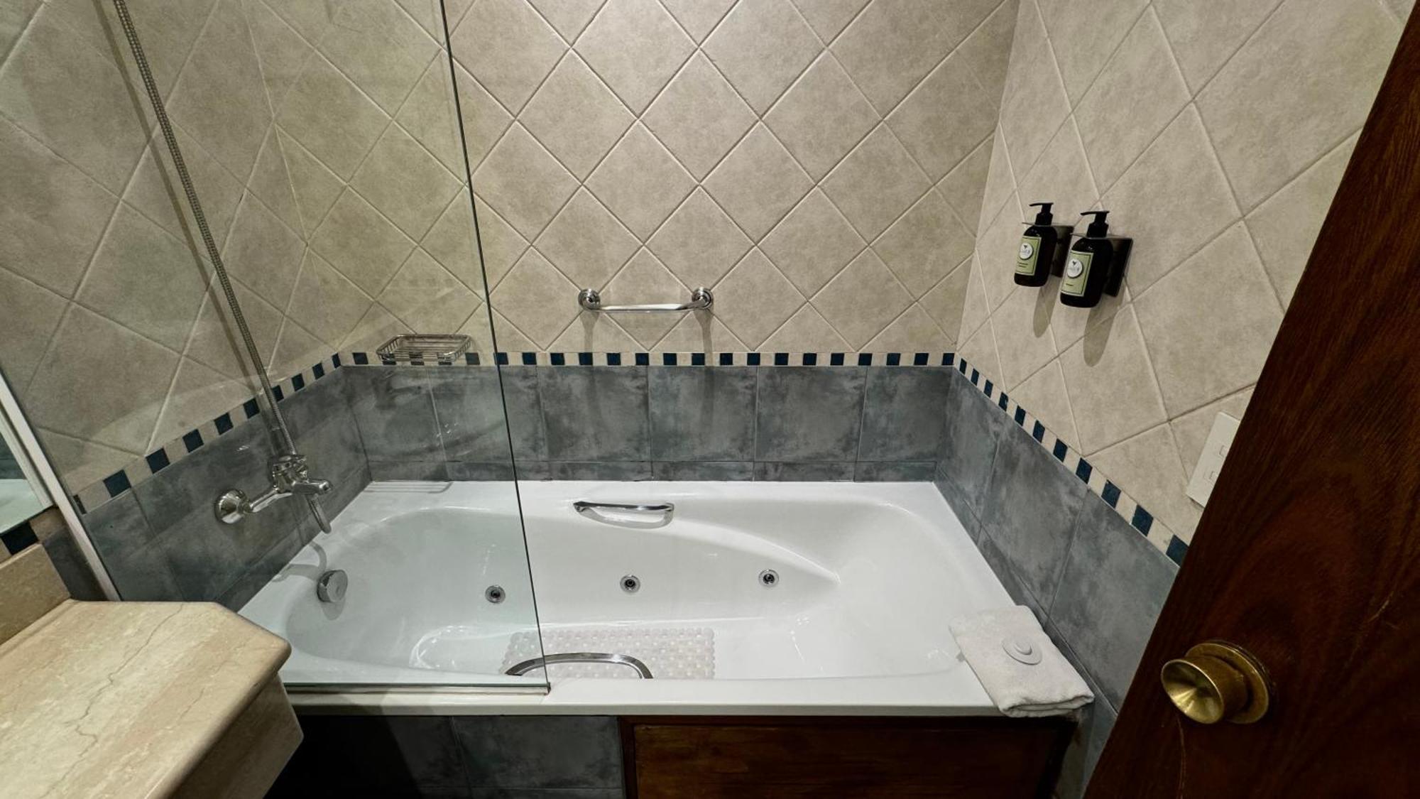 Gardi Hotel & Suites บัวโนสไอเรส ภายนอก รูปภาพ
