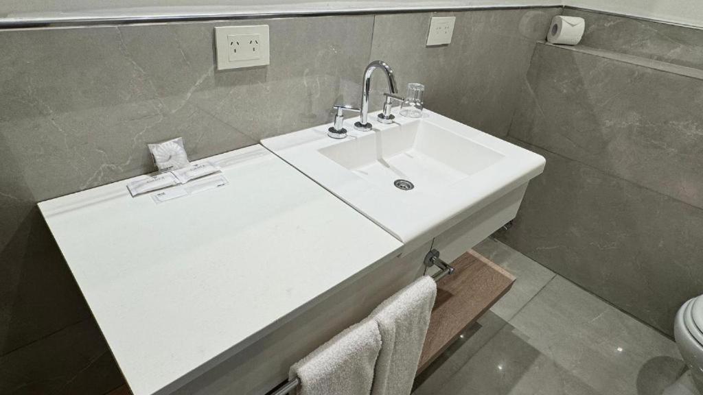 Gardi Hotel & Suites บัวโนสไอเรส ภายนอก รูปภาพ